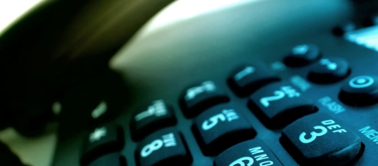 Каким стал уровень телефонного обслуживания телекоммуникационных компаний в 2012 году?